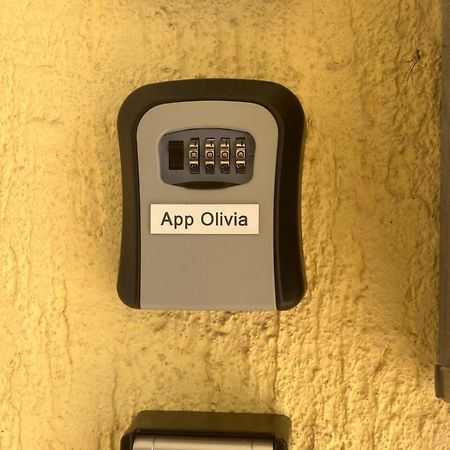 Olivia, Seaside Apartment In Medulin, Croatia Екстериор снимка